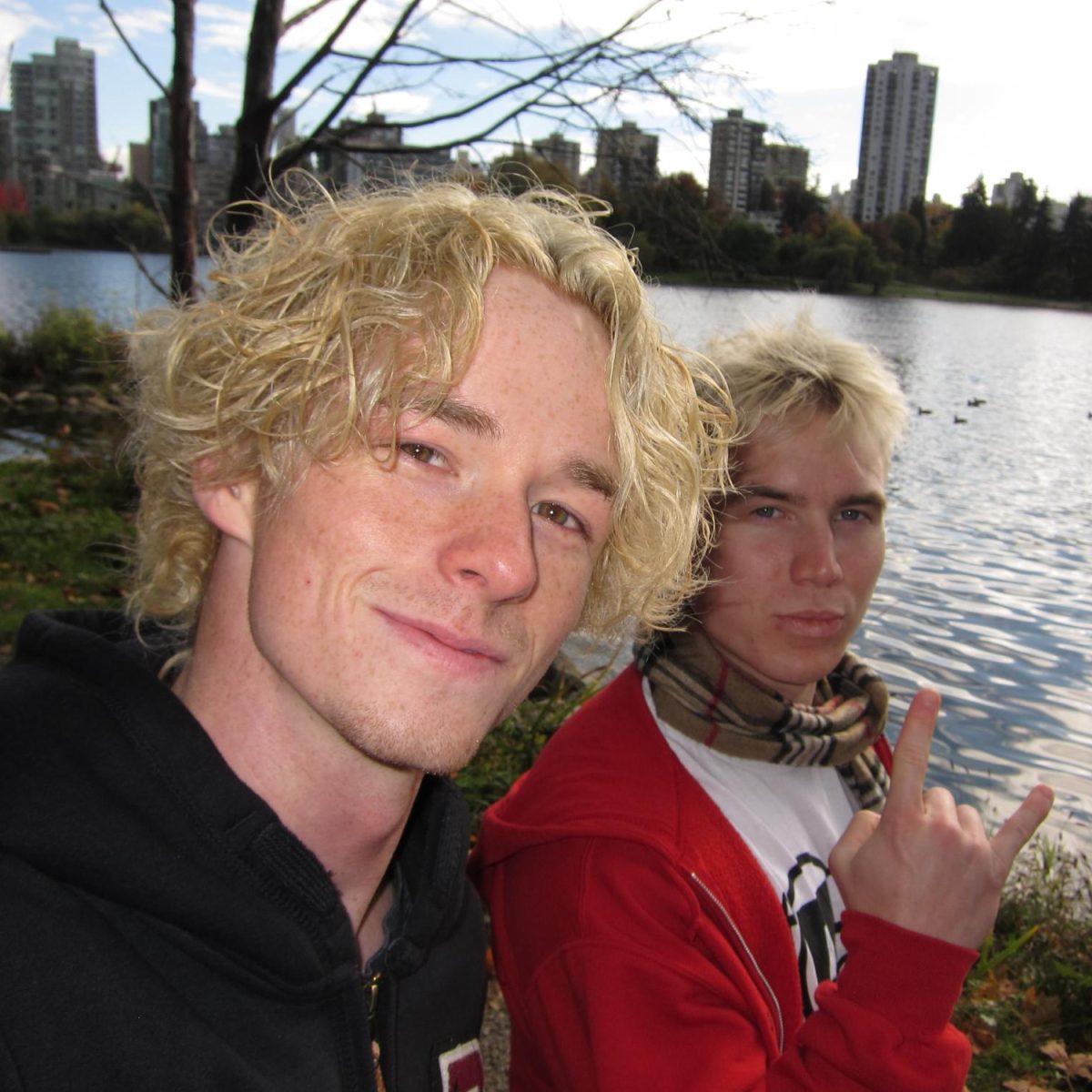 AUXO is the synthesis of a childhood friendship